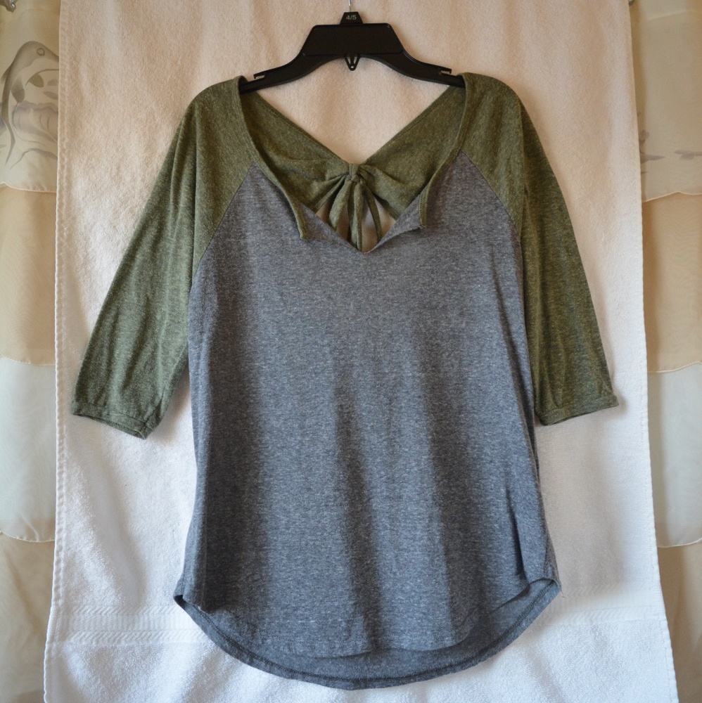 Kira Half Sleeve Knotted Back Top